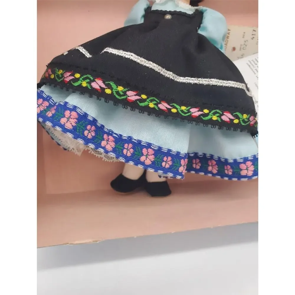 Madame Alexander Dolls - Rumania 586